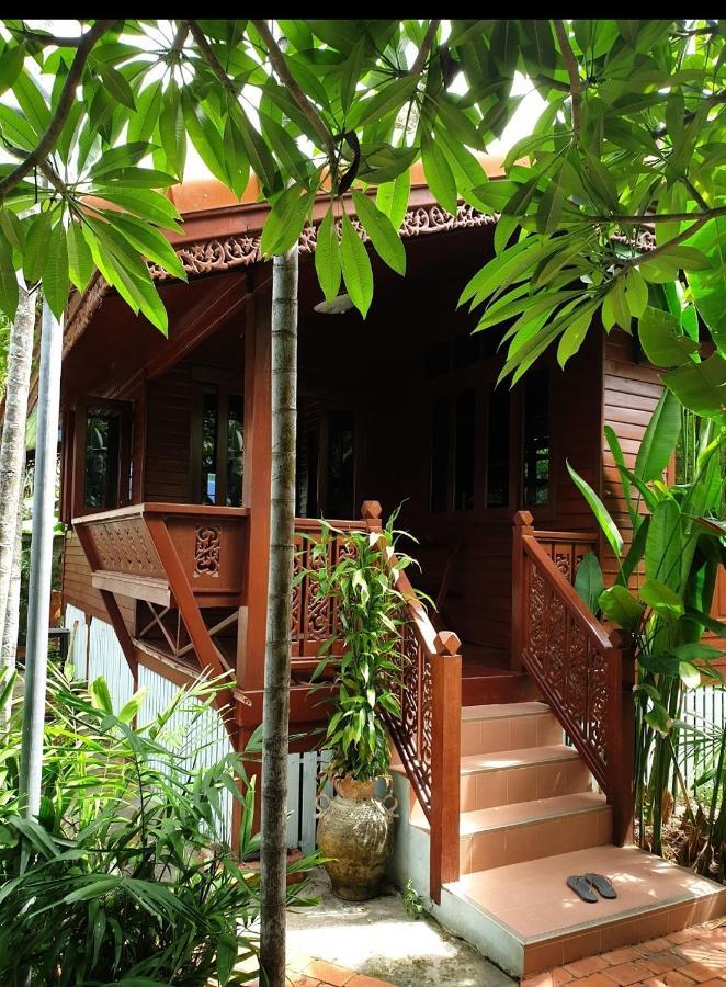 Thai Authentic Wooden House At Kata Экстерьер фото